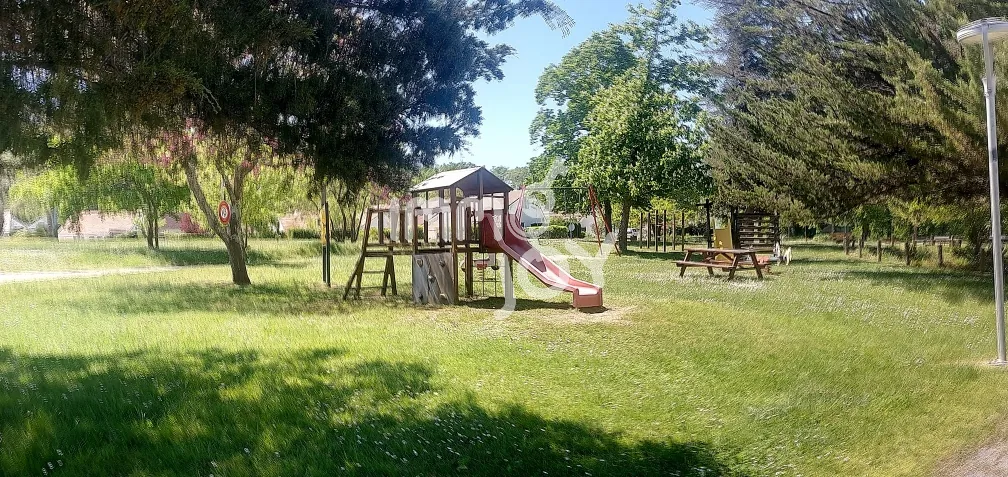 Villa de luxe à Daumazan-sur-Arize avec piscine et services, idéale pour résidence ou investissement locatif 
