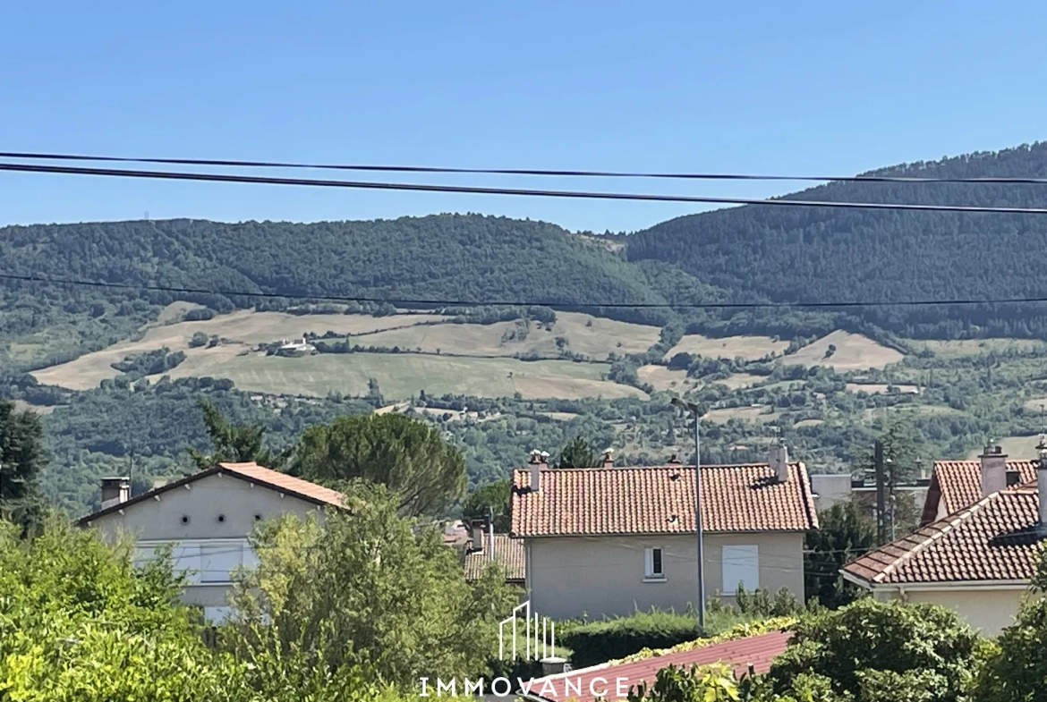 Maison familiale avec potentiel de rénovation à Millaul, 4 chambres sur terrain de 440 m² 