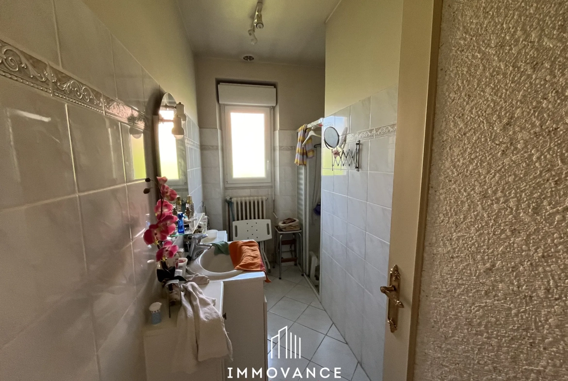 Maison familiale avec potentiel de rénovation à Millaul, 4 chambres sur terrain de 440 m² 