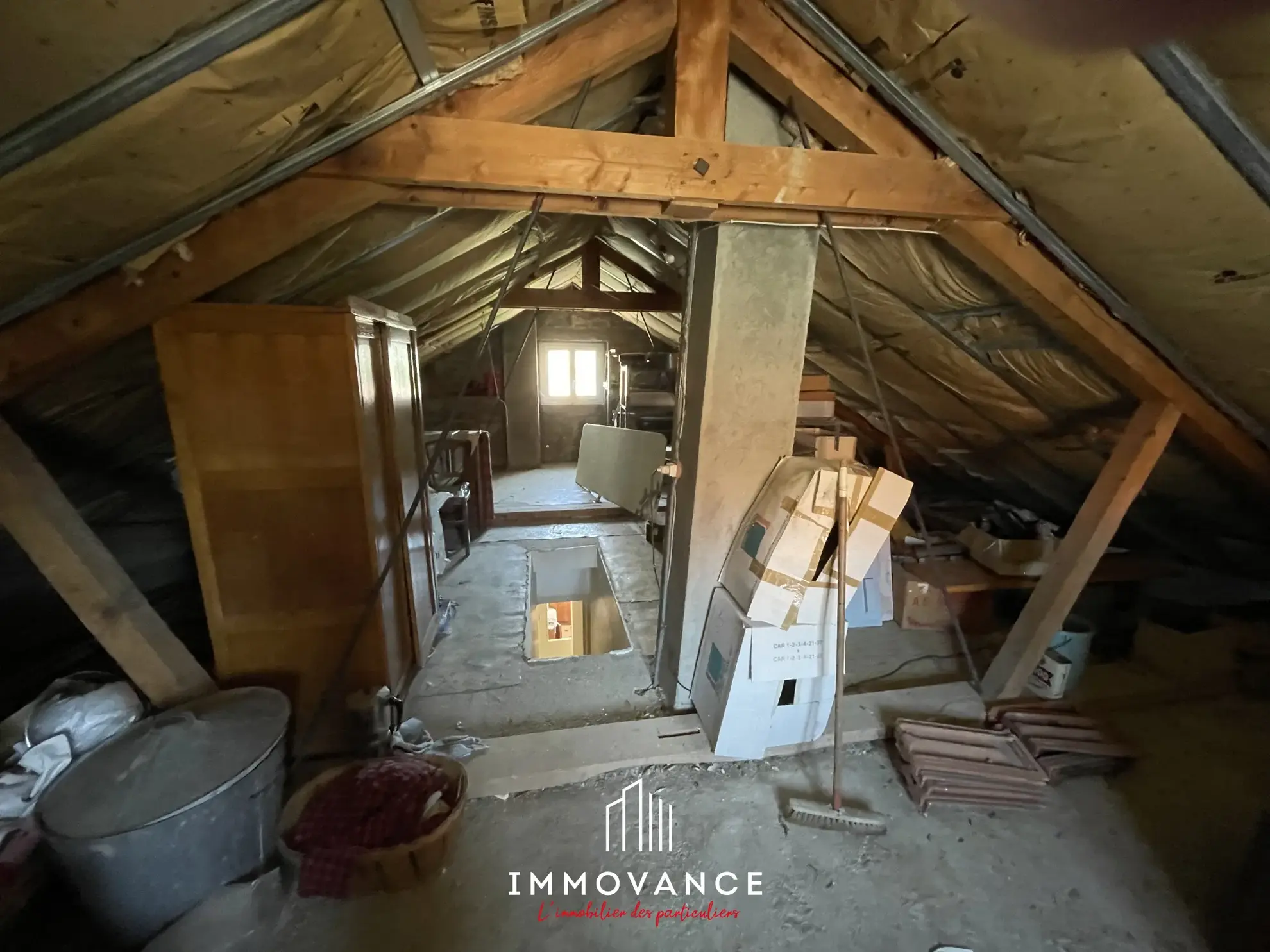 Maison familiale avec potentiel de rénovation à Millaul, 4 chambres sur terrain de 440 m² 