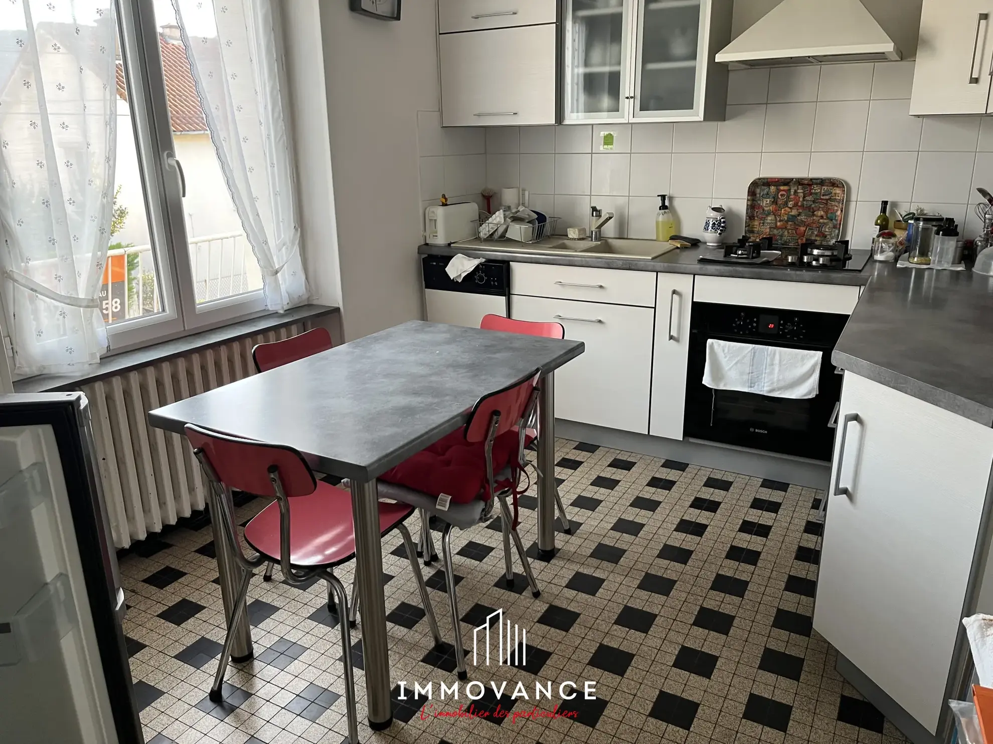 Maison familiale avec potentiel de rénovation à Millaul, 4 chambres sur terrain de 440 m² 