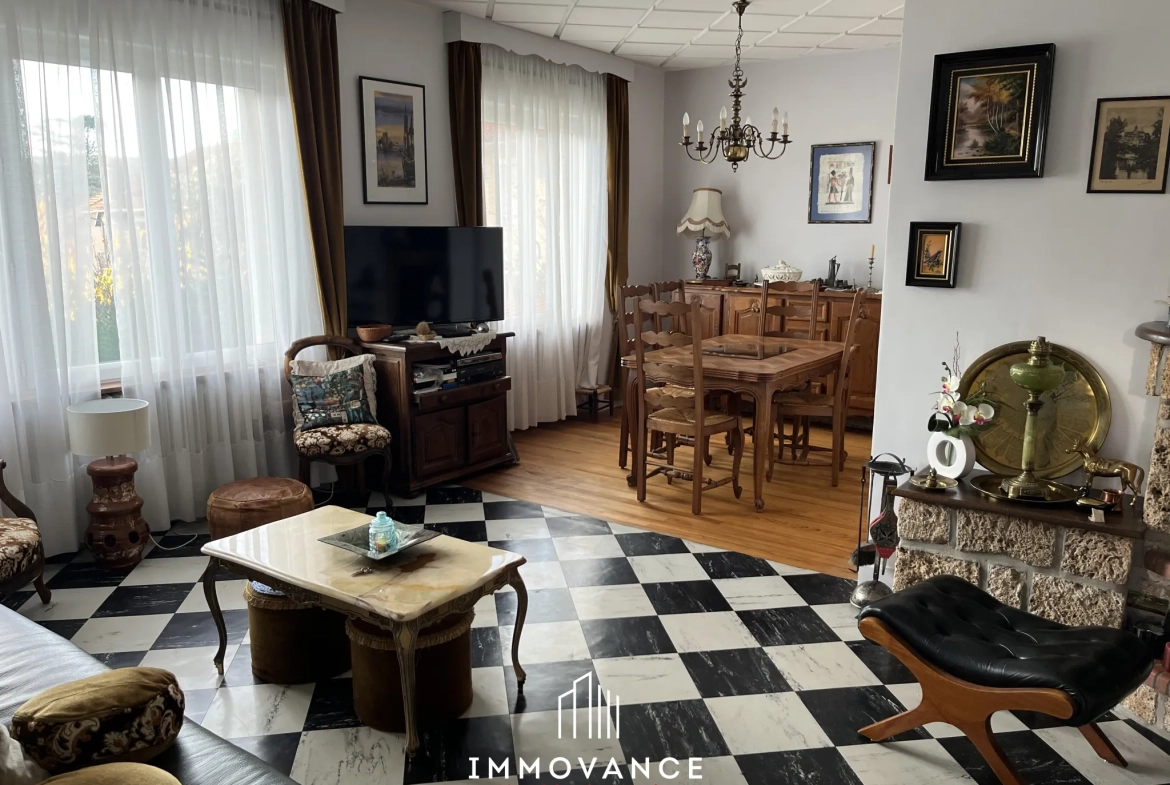 Maison familiale avec potentiel de rénovation à Millaul, 4 chambres sur terrain de 440 m² 