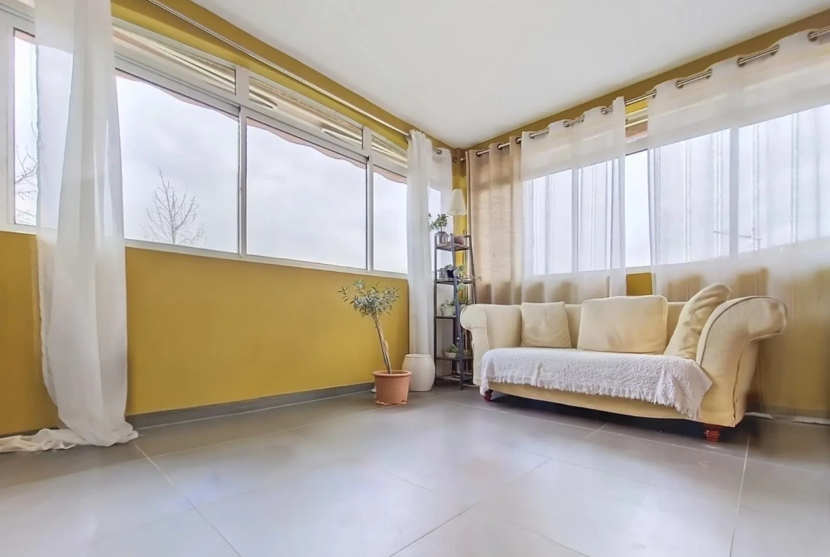 Appartement spacieux T6 à Istres avec terrasses et garage - Résidence Trigance 