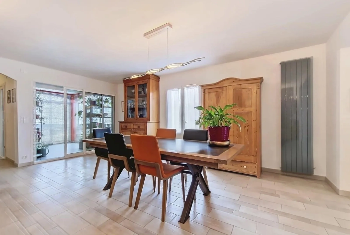 Appartement spacieux T6 à Istres avec terrasses et garage - Résidence Trigance 