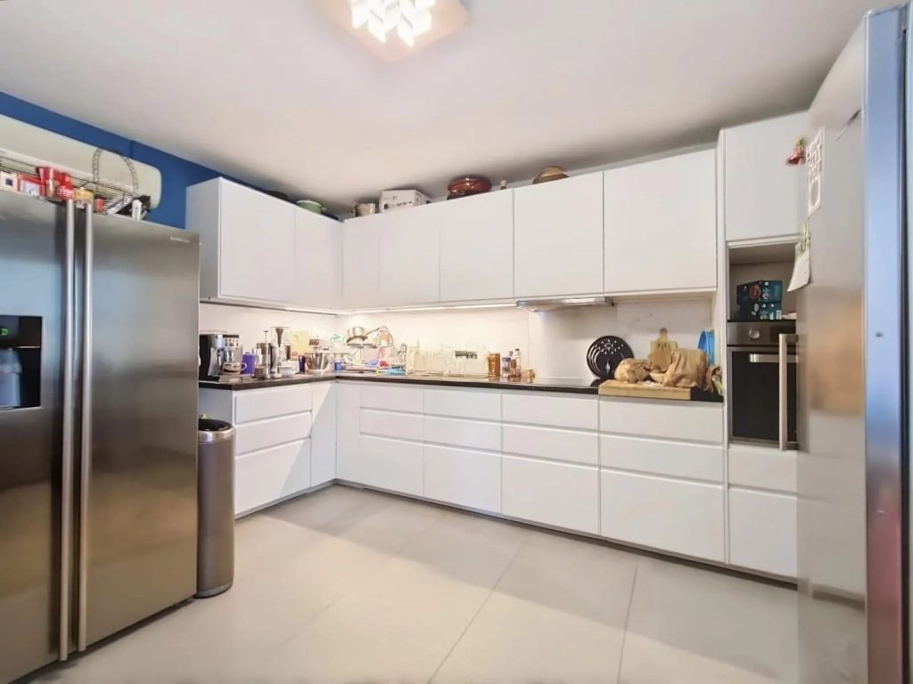 Appartement spacieux T6 à Istres avec terrasses et garage - Résidence Trigance