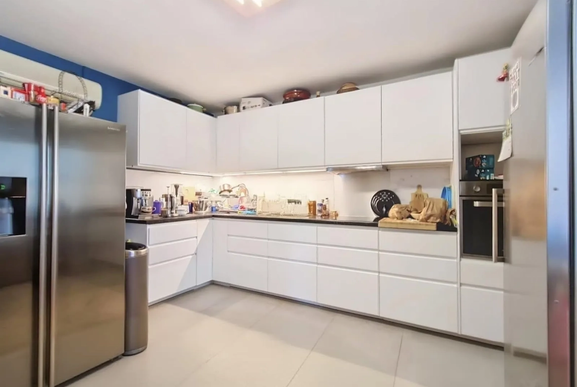 Appartement spacieux T6 à Istres avec terrasses et garage - Résidence Trigance 