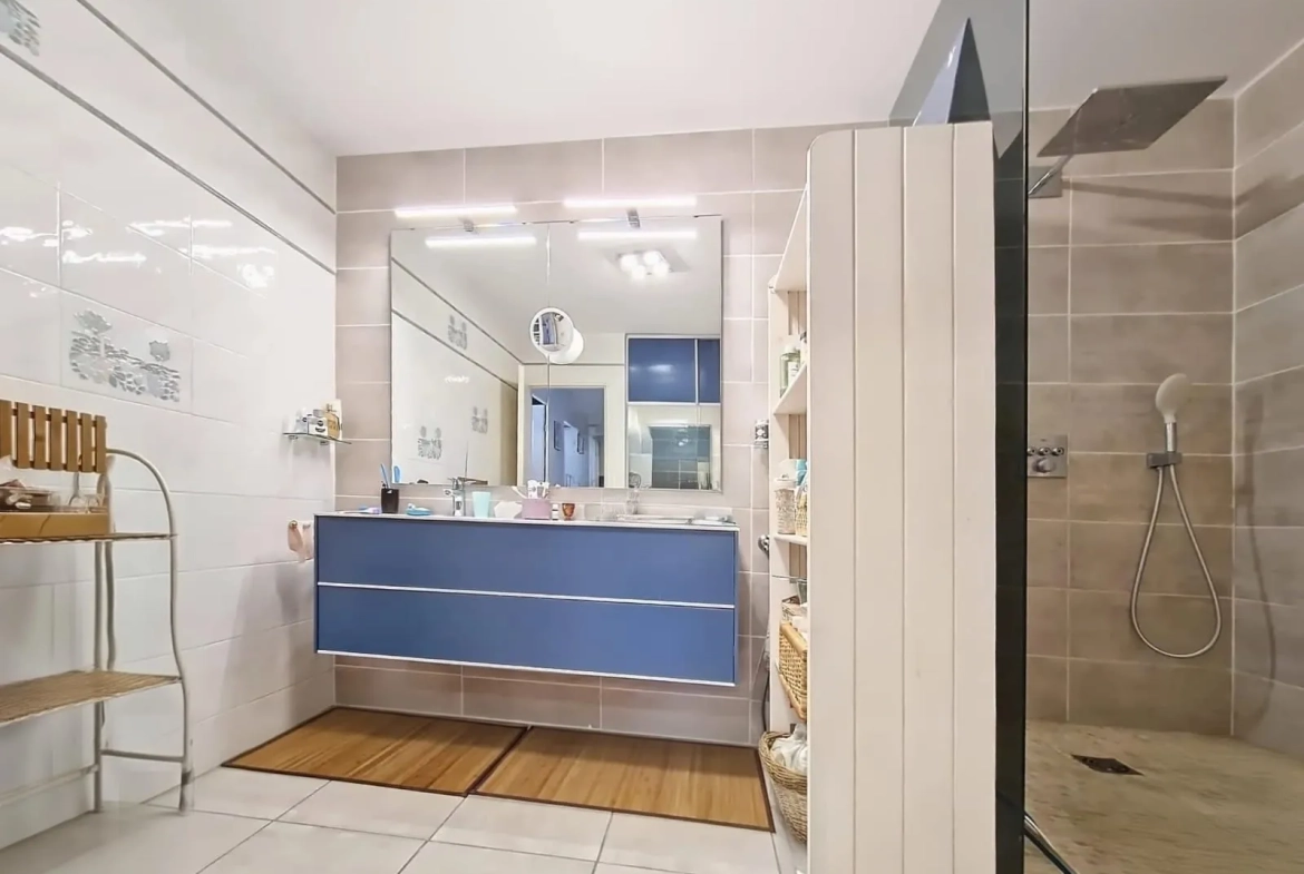 Appartement spacieux T6 à Istres avec terrasses et garage - Résidence Trigance 