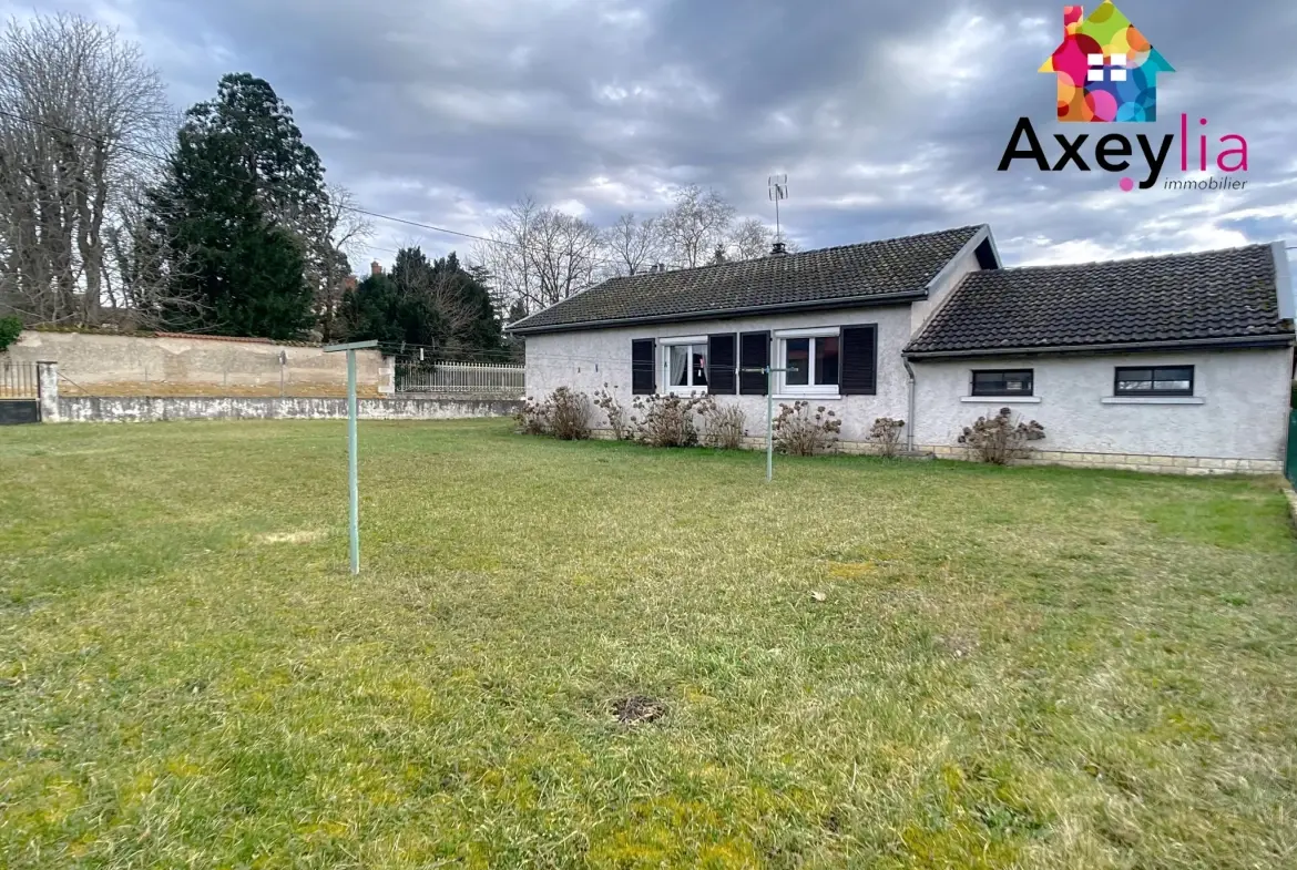 Maison de plain-pied à vendre à Briennon avec garage et jardin 