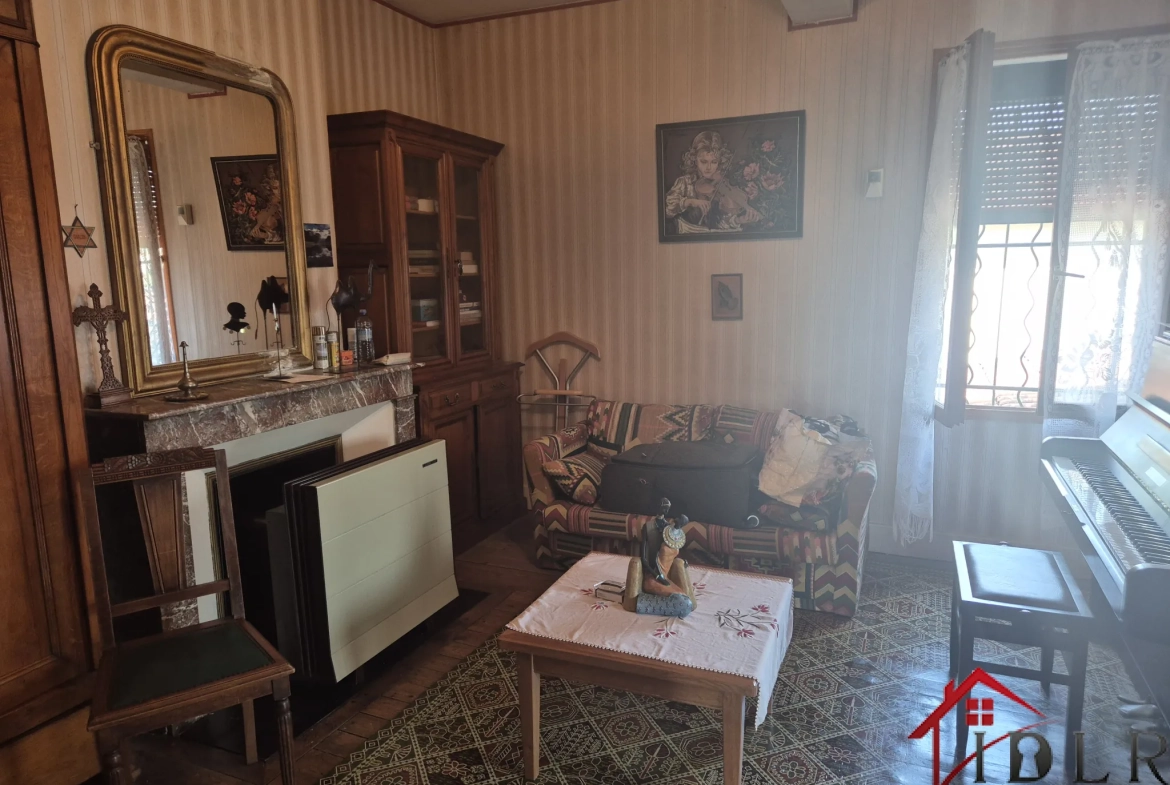 Maison à rénover de 126m² avec dépendances et jardin à Saint-Dizier 