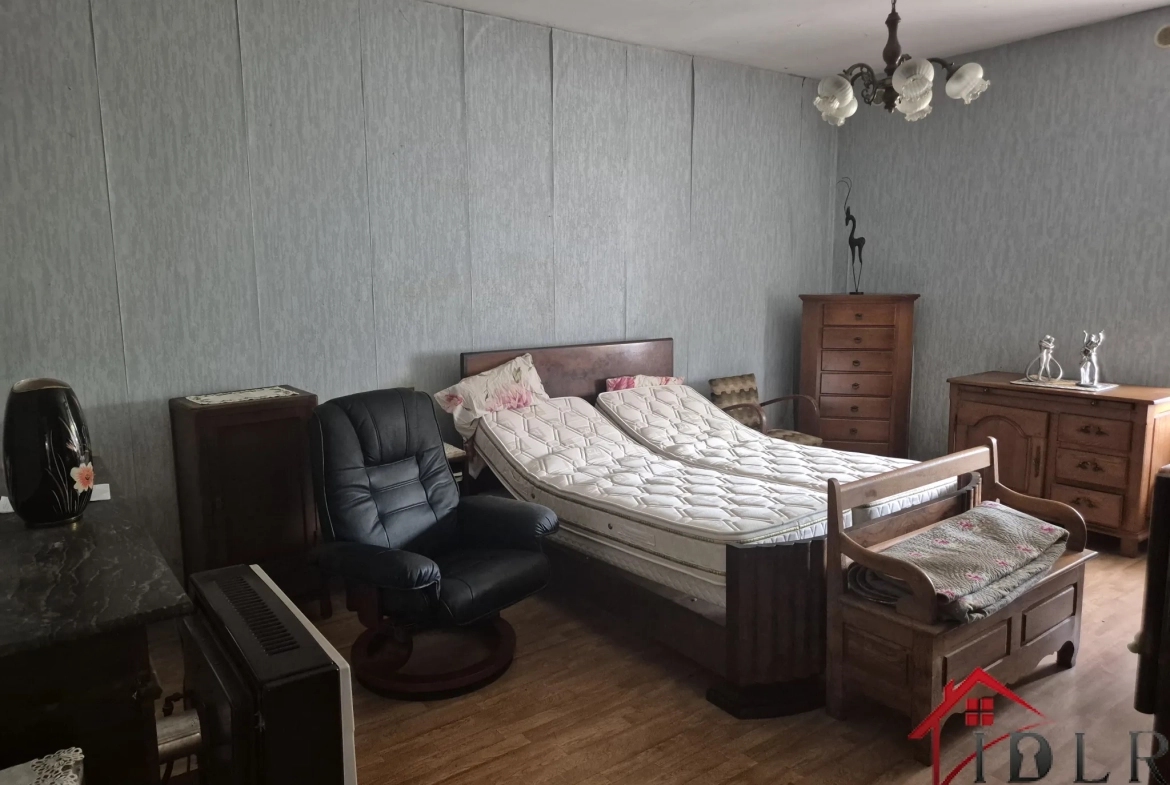 Maison à rénover de 126m² avec dépendances et jardin à Saint-Dizier 