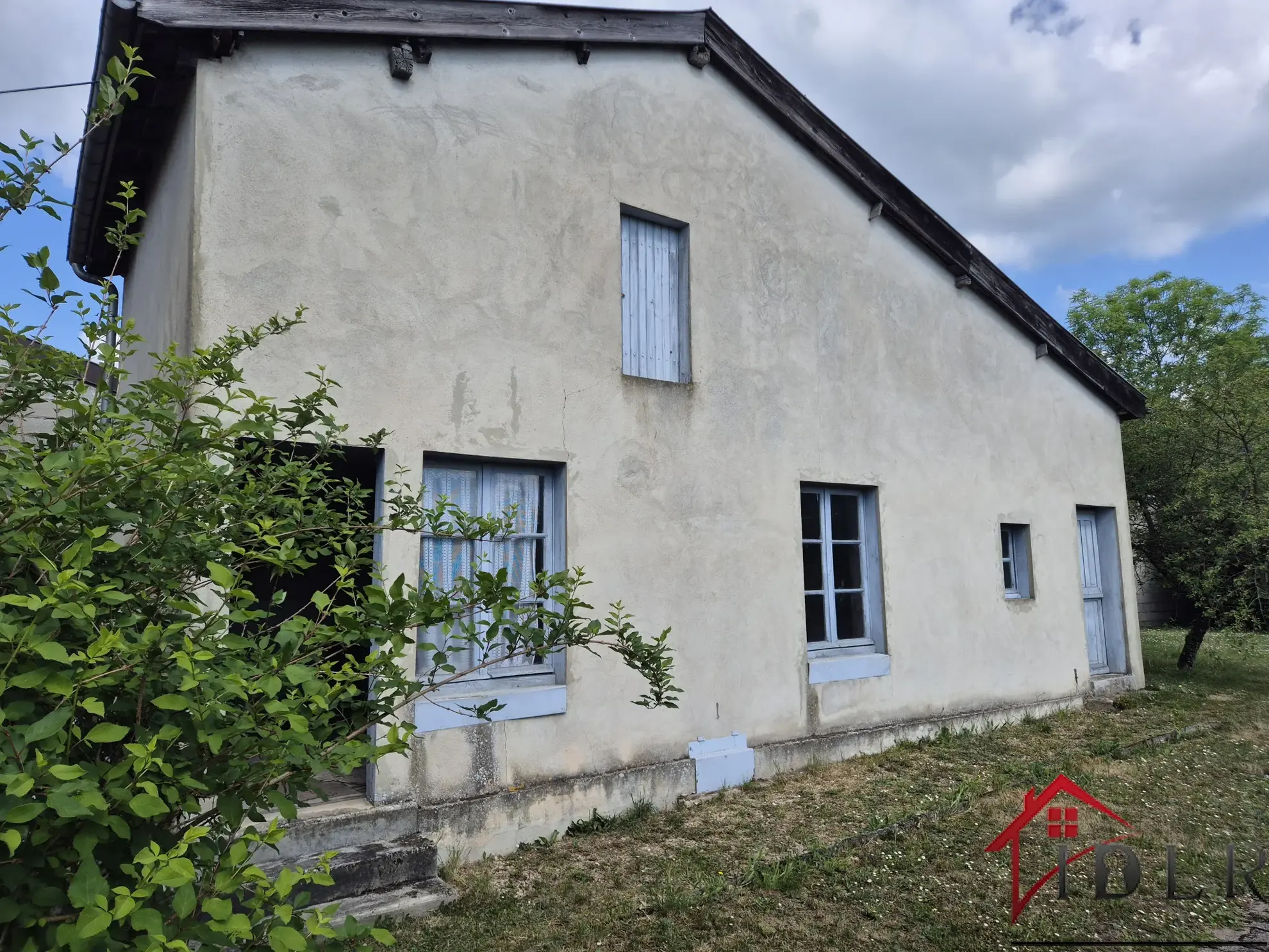 Maison à rénover de 126m² avec dépendances et jardin à Saint-Dizier 