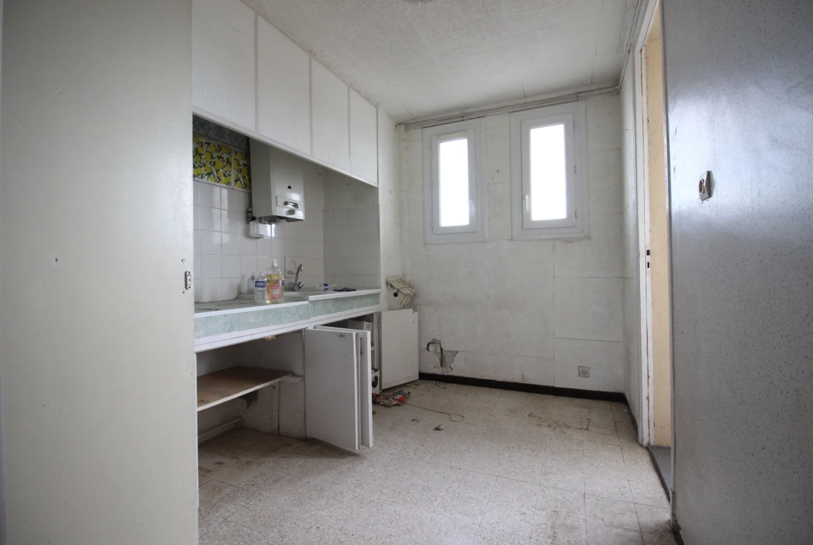 Appartement T4 à Montpelier avec 2 chambres, balcon, cave en dernier étage 