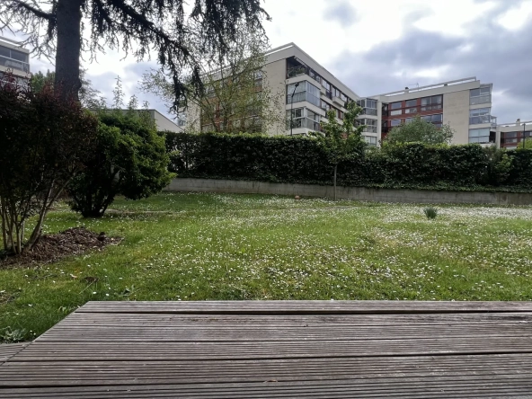Appartement 2 pièces de 51,64 m² avec terrasse à Le Chesnay 