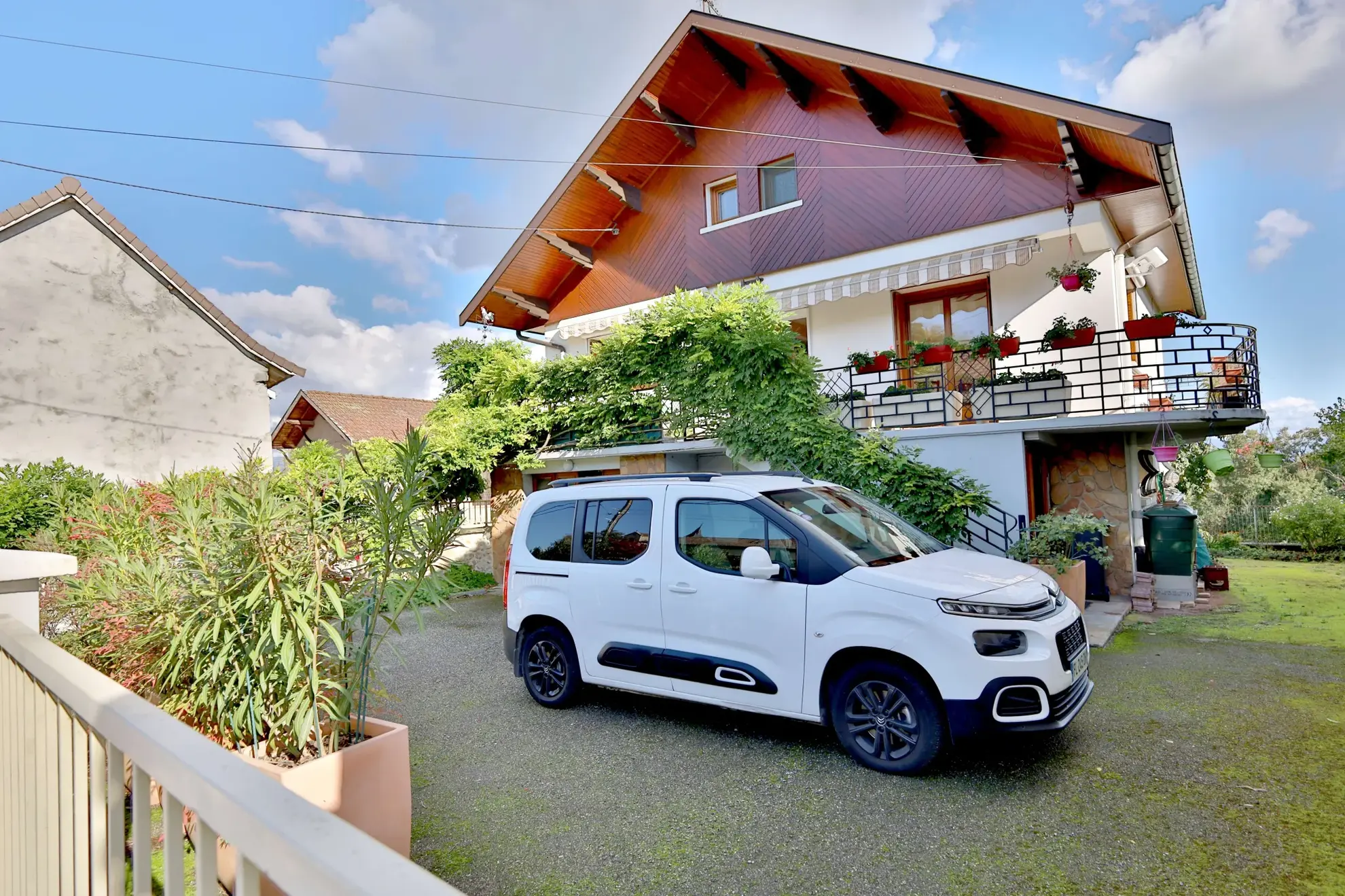 Maison T4 avec sous-sol complet à vendre à Arandon-Passins, découvrez cette charmante propriété familiale 