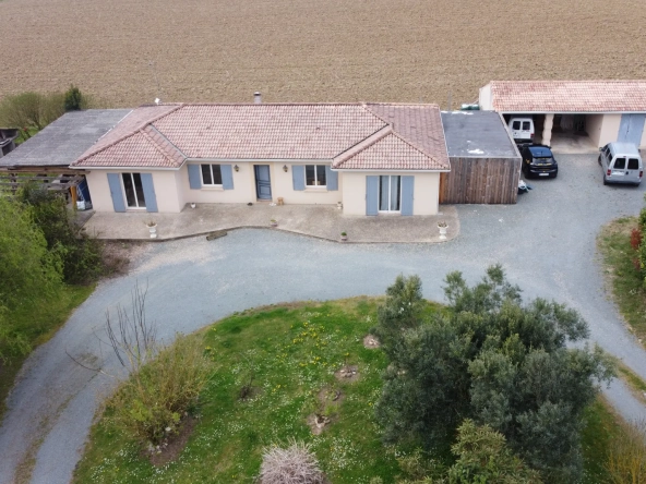 Belle villa de plain-pied de 168 m² à Mongauzy - Calme et proximité autoroute