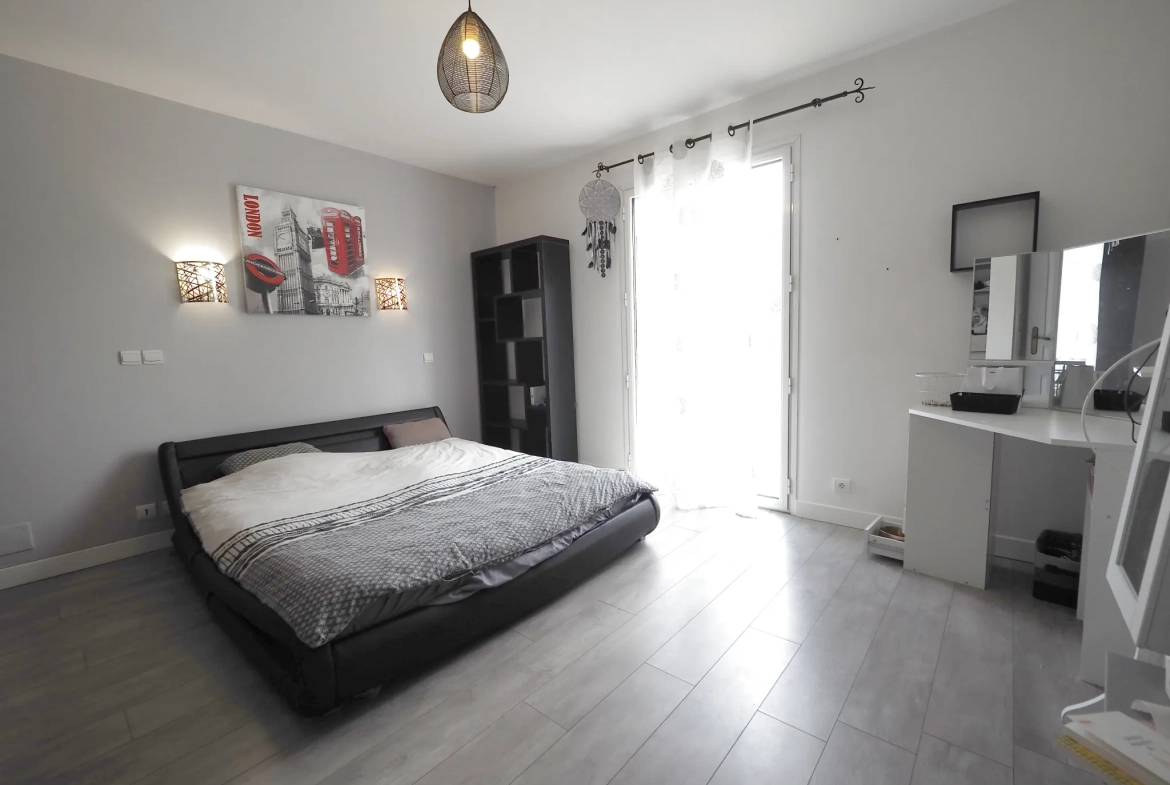 Belle villa de plain-pied de 168 m² à Mongauzy - Calme et proximité autoroute 