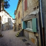 Maison de village en pierre avec terrasse à Saint Gervais sur mare - Opportunité à saisir