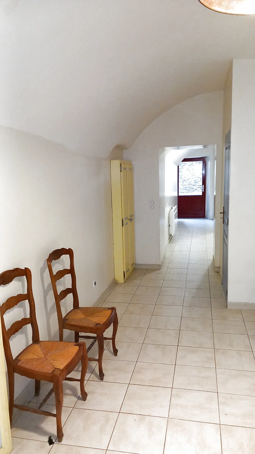 Maison de village en pierre avec terrasse à Saint Gervais sur mare - Opportunité à saisir 
