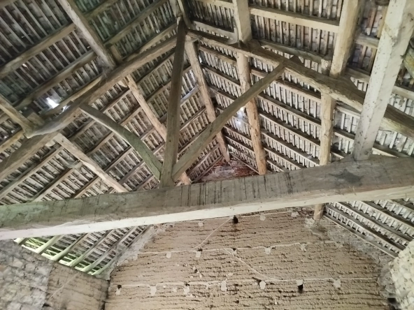Ferme à rénover de 704 m² proche du village à L'Abergement de Cuisery 