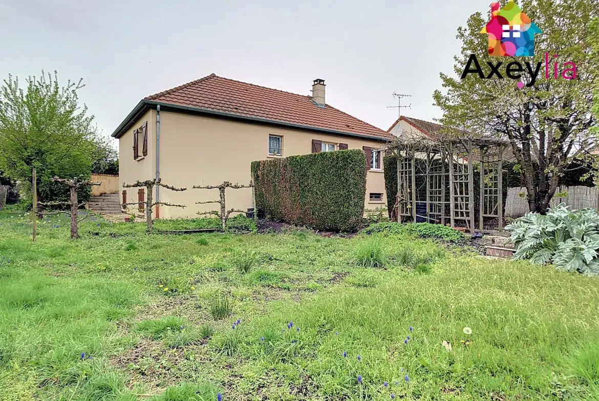 Maison familiale avec 5 chambres et grand garage à Digoin (71) 