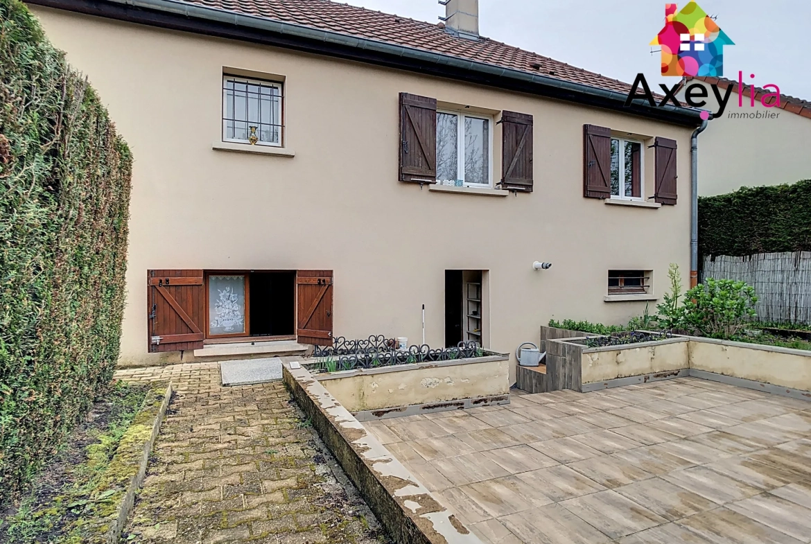 Maison familiale avec 5 chambres et grand garage à Digoin (71) 