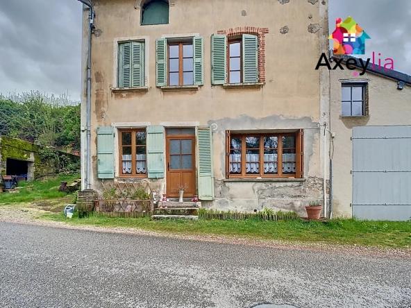 Maison en pierres à rénover au Crozet avec terrain de 3646 m² et dépendance 