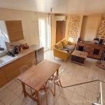Maison de ville avec studio indépendant à Orange - 95 m2 avec terrasse et potentiel locatif