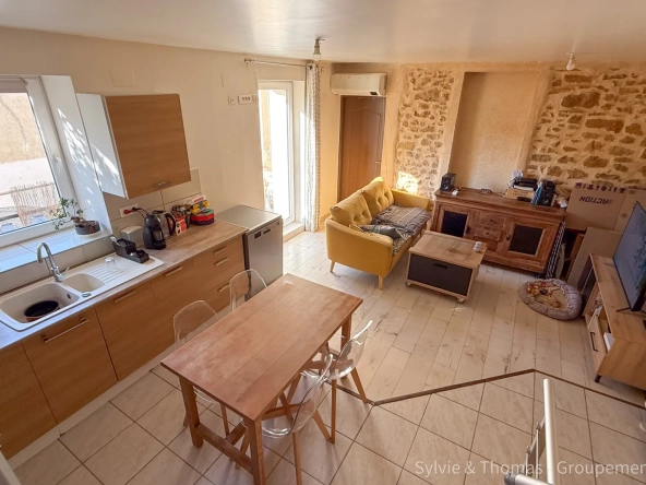 Maison de ville à Orange avec duplex, studio indépendant, terrasse et cour - Opportunité d’investissement