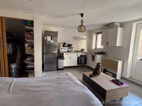 Maison de ville à Orange avec duplex, studio indépendant, terrasse et cour - Opportunité d’investissement 