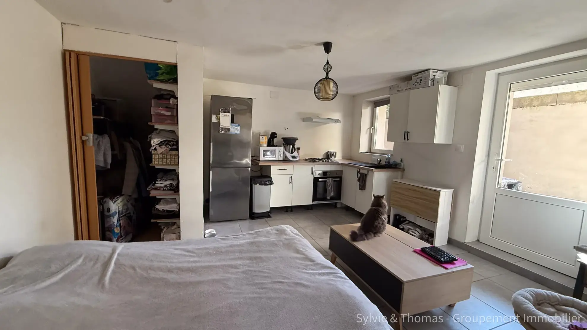 Maison de ville à Orange avec duplex, studio indépendant, terrasse et cour - Opportunité d’investissement 