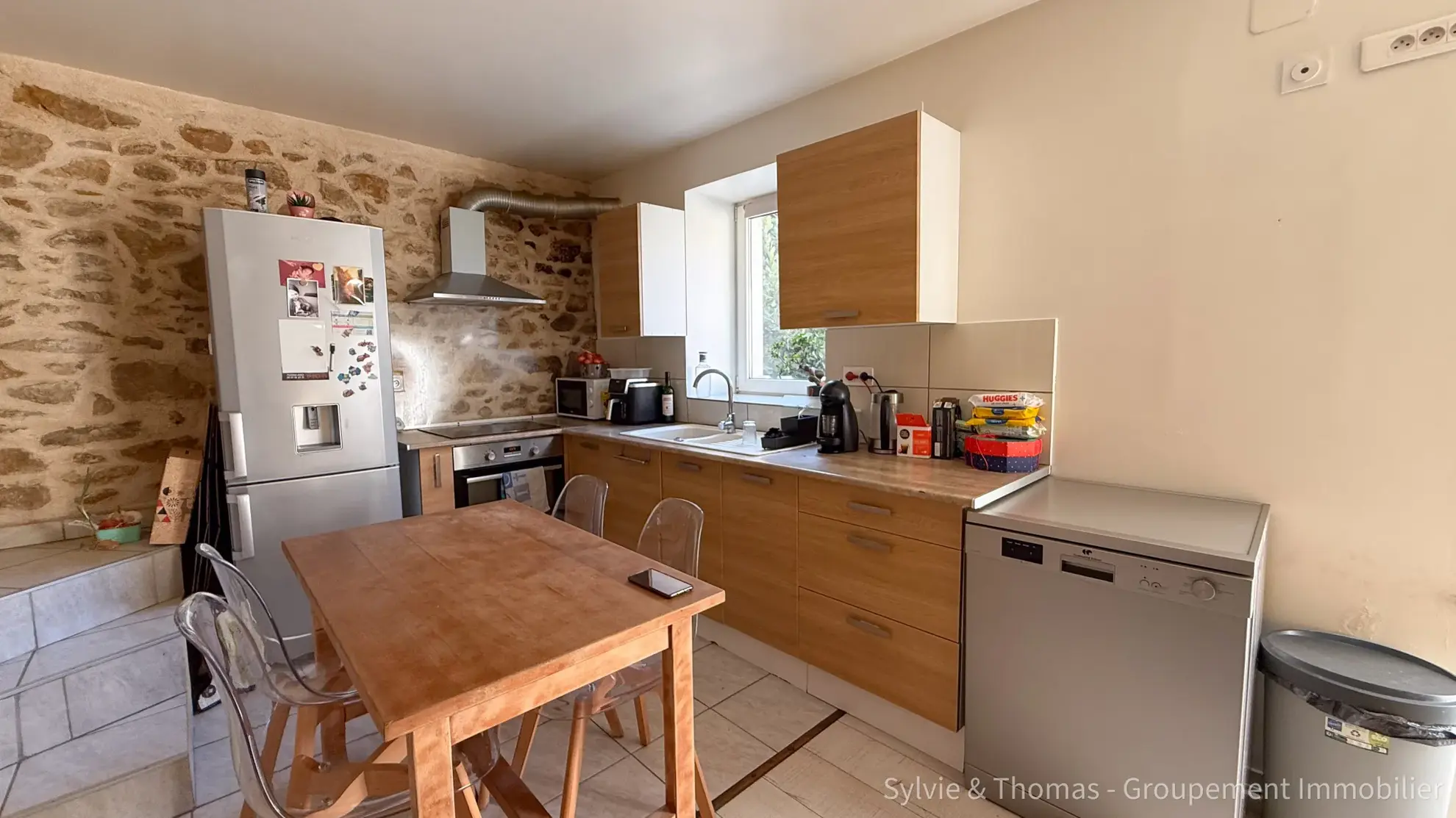 Maison de ville à Orange avec duplex, studio indépendant, terrasse et cour - Opportunité d’investissement 