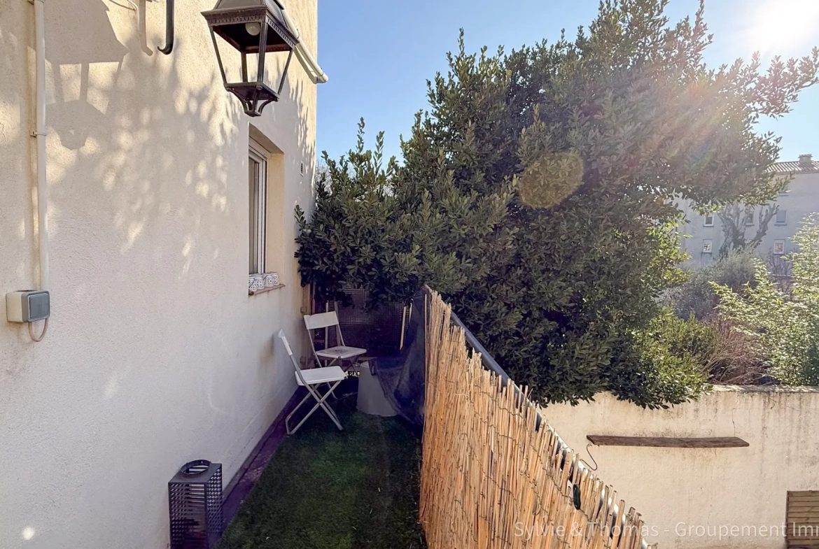 Maison de ville à Orange avec duplex, studio indépendant, terrasse et cour - Opportunité d’investissement 