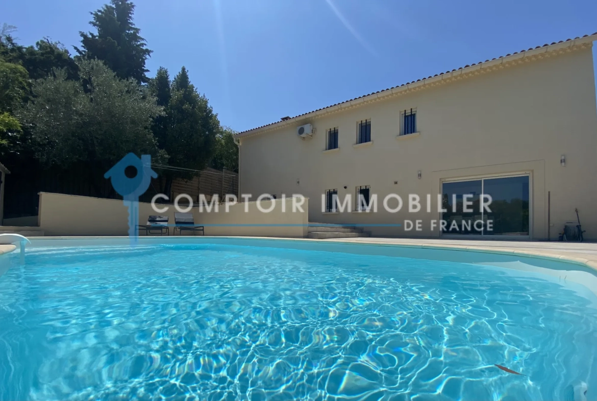 Villa traditionnelle de 125 m² avec piscine chauffée à Montfrin, proche du Pont du Gard 