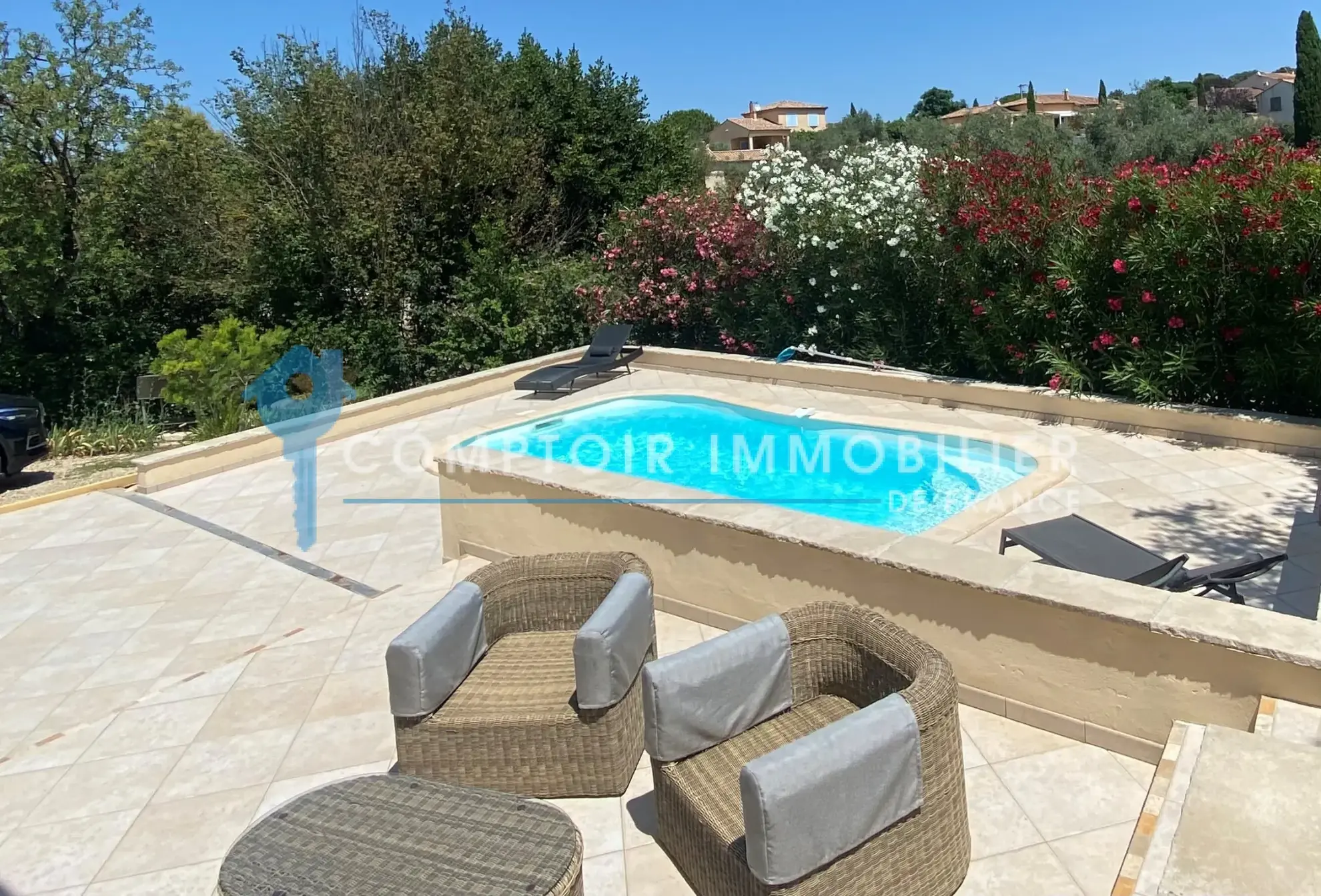 Villa traditionnelle de 125 m² avec piscine chauffée à Montfrin, proche du Pont du Gard 