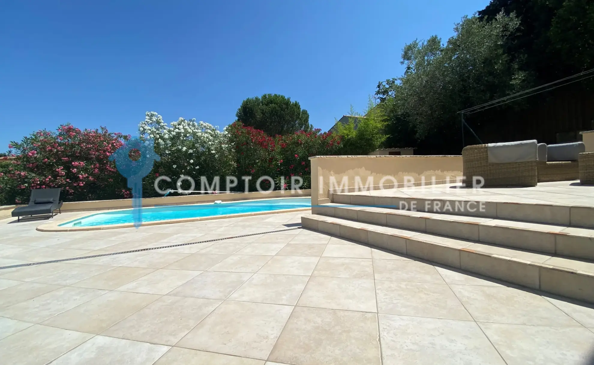 Villa traditionnelle de 125 m² avec piscine chauffée à Montfrin, proche du Pont du Gard 