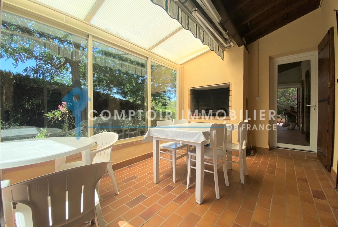 Villa traditionnelle de 125 m² avec piscine chauffée à Montfrin, proche du Pont du Gard 