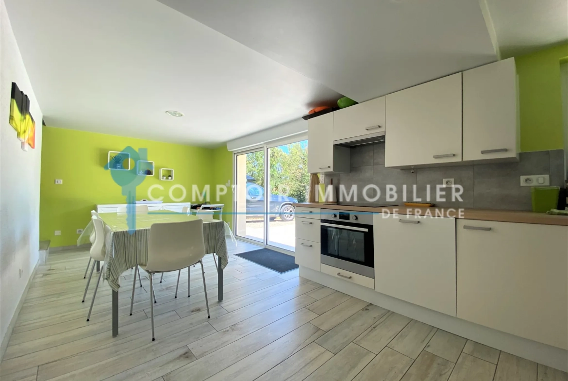 Villa traditionnelle de 125 m² avec piscine chauffée à Montfrin, proche du Pont du Gard 