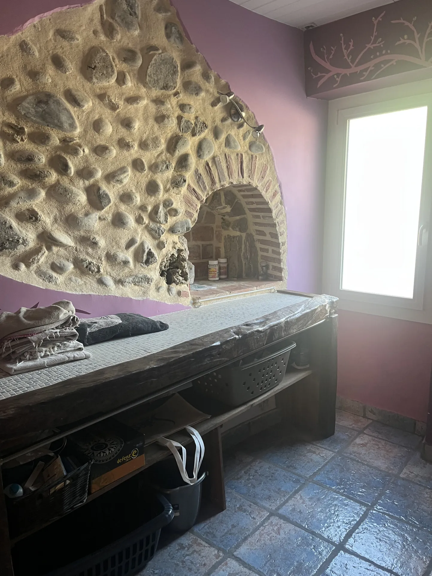 Maison atypique avec maisonnette T2, piscine et grand espace extérieur à Bidache 