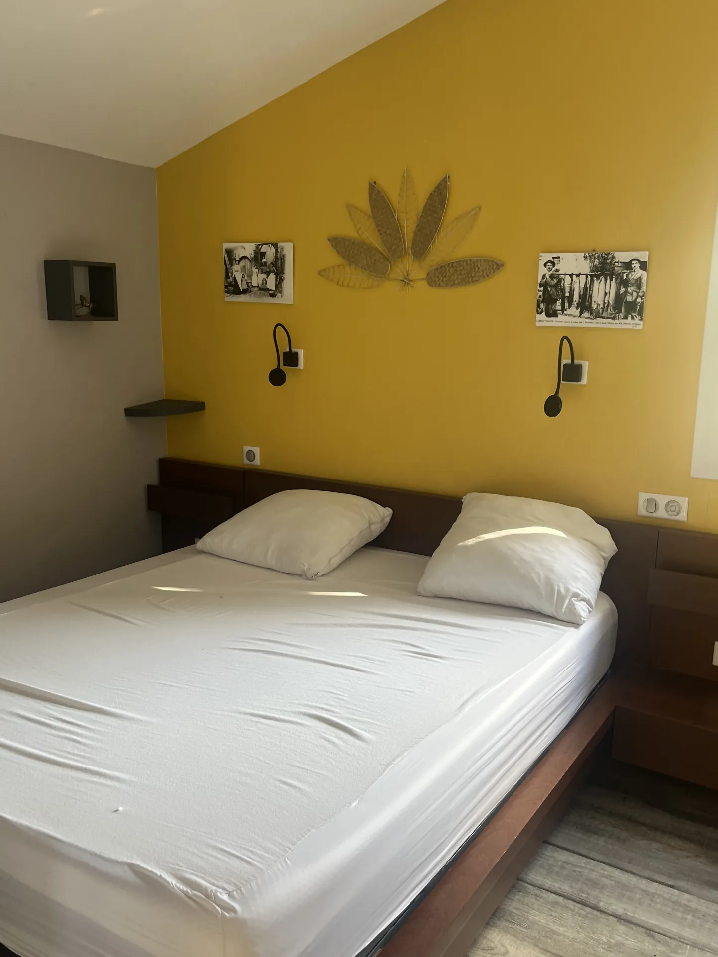 Maison atypique avec maisonnette T2, piscine et grand espace extérieur à Bidache 