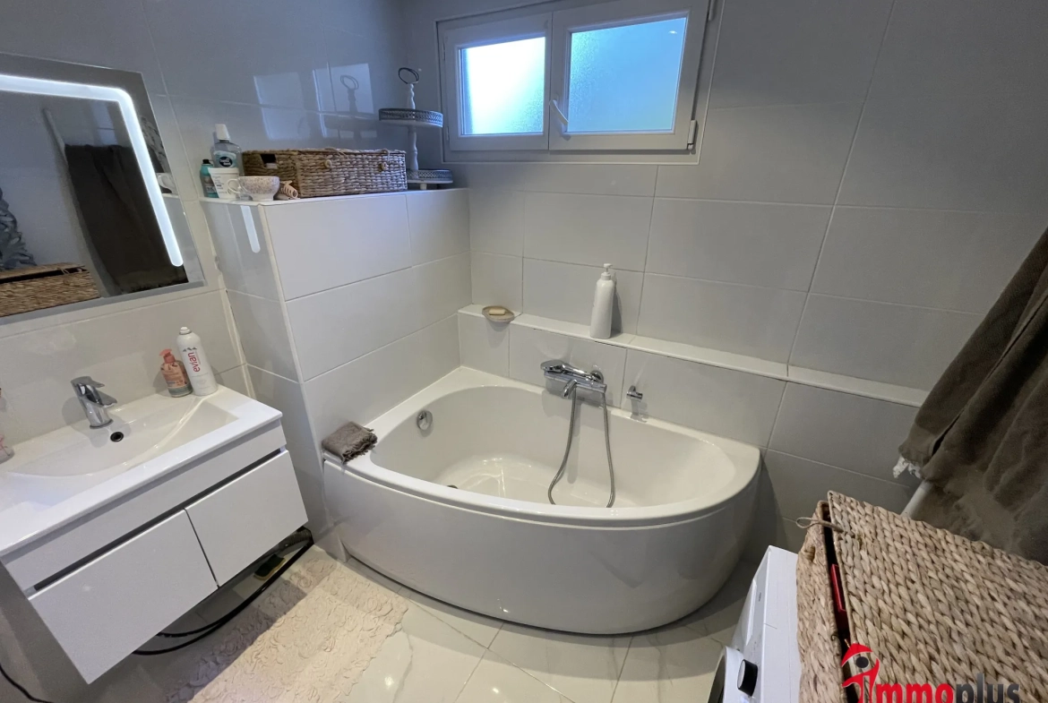 Appartement F5 traversant avec balcons et parking à Rixheim 