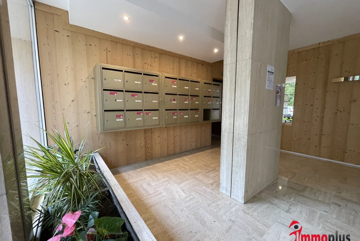 Appartement F5 traversant avec balcons et parking à Rixheim 
