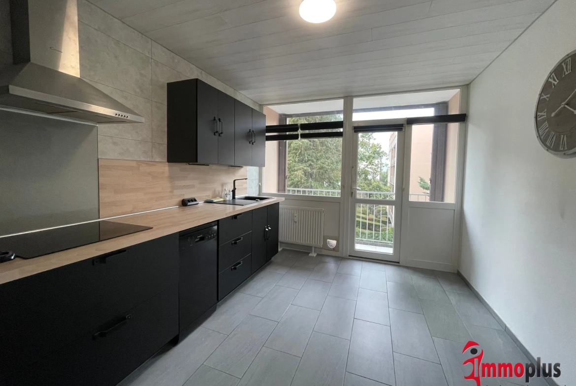 Appartement F5 traversant avec balcons et parking à Rixheim 