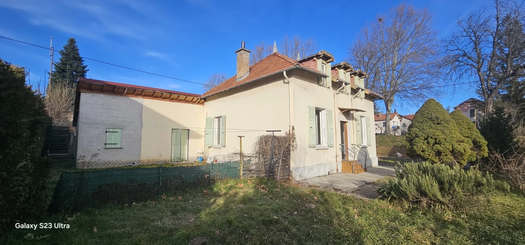 Maison de 128 m² avec studio, garage et terrasse à Gap