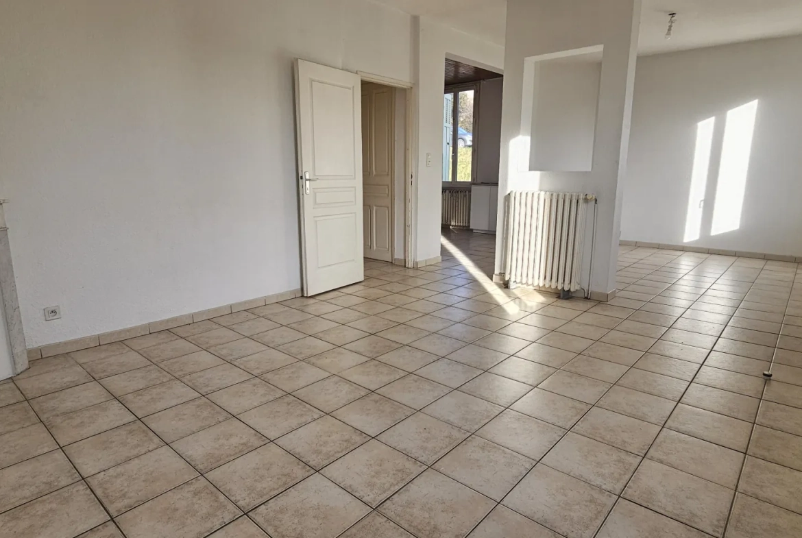 Maison de 128 m² avec studio, garage et terrasse à Gap 