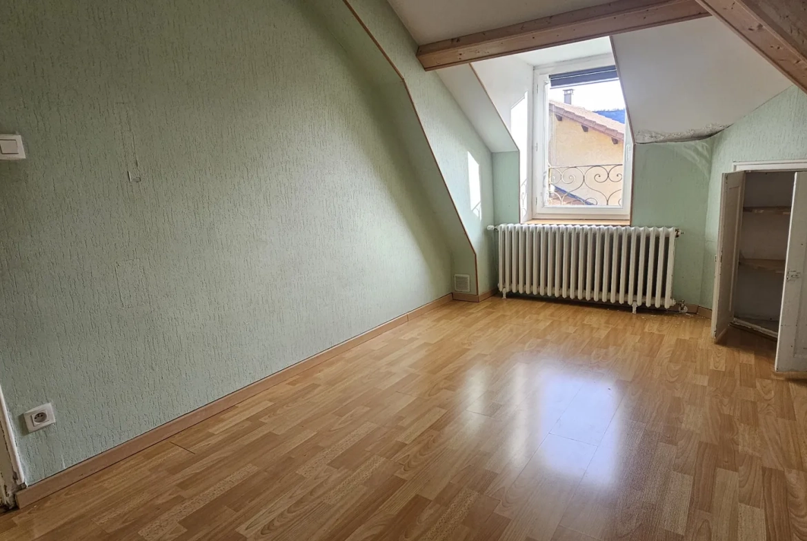 Maison de 128 m² avec studio, garage et terrasse à Gap 