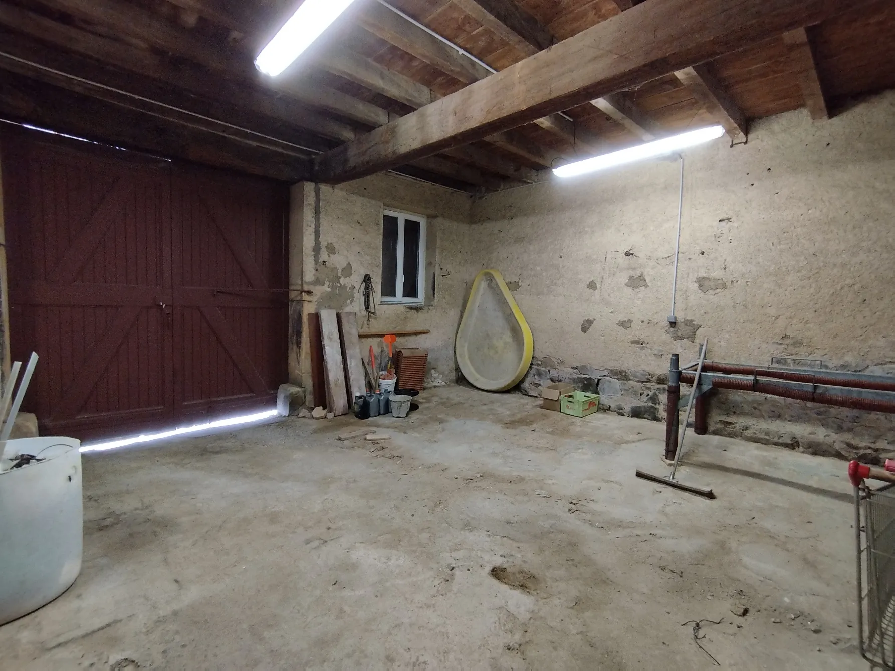 Maison de village à aménager de 245 m² à Jullié, charmant village viticole du Rhône 