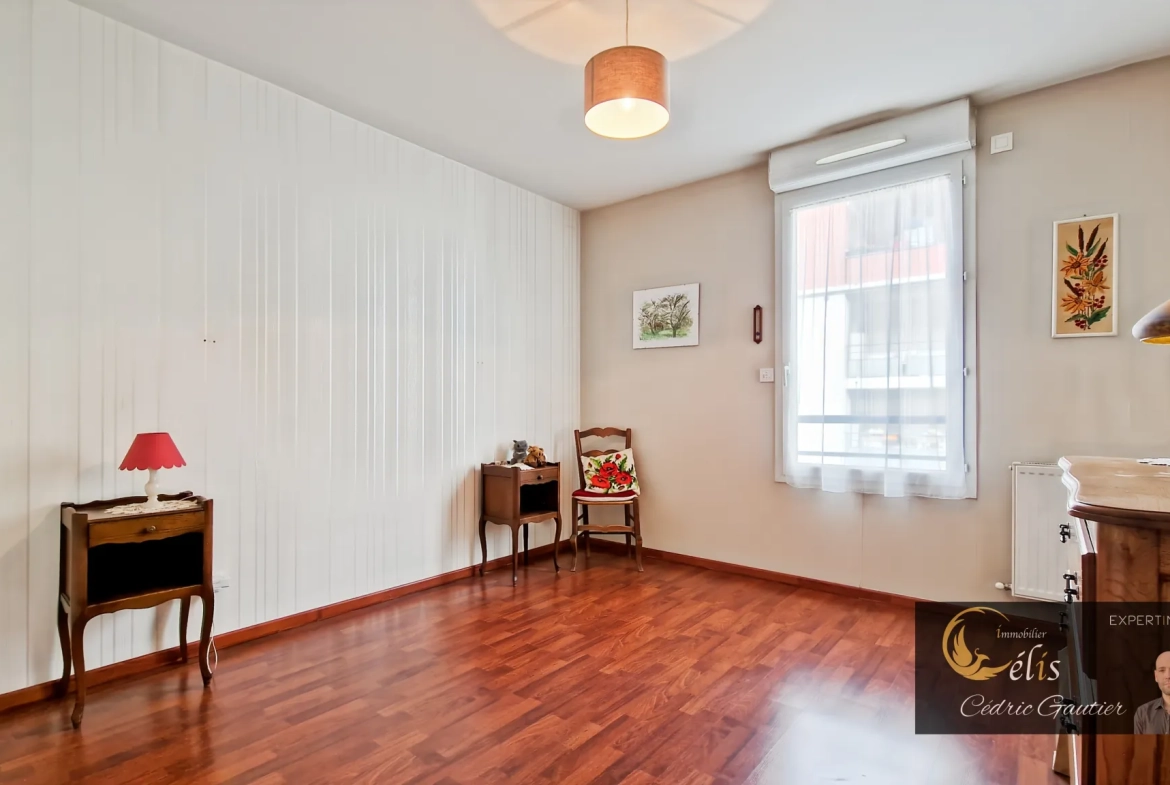 Appartement T3 récent avec balcon et garage à Bourgoin-Jallieu, 65m², idéalement situé 