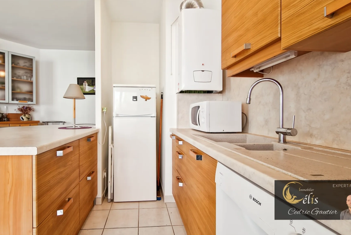 Appartement T3 récent avec balcon et garage à Bourgoin-Jallieu, 65m², idéalement situé 