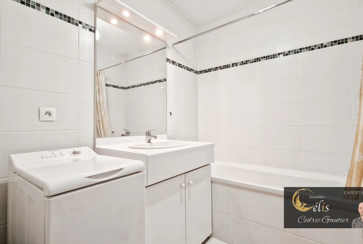 Appartement T3 récent avec balcon et garage à Bourgoin-Jallieu, 65m², idéalement situé 