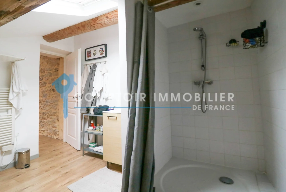 Maison de village avec vue panoramique à 15 km d’Uzès, charme historique et confort moderne 